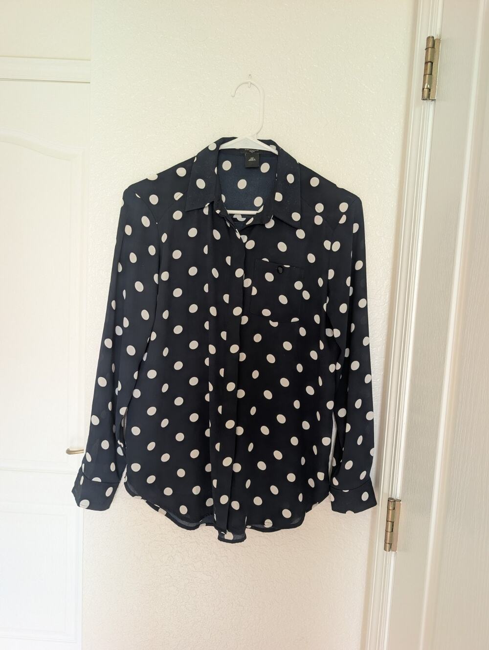 Ann Taylor Polka Dot Button Front Blouse Navy White XSP Workwear Office Preppy